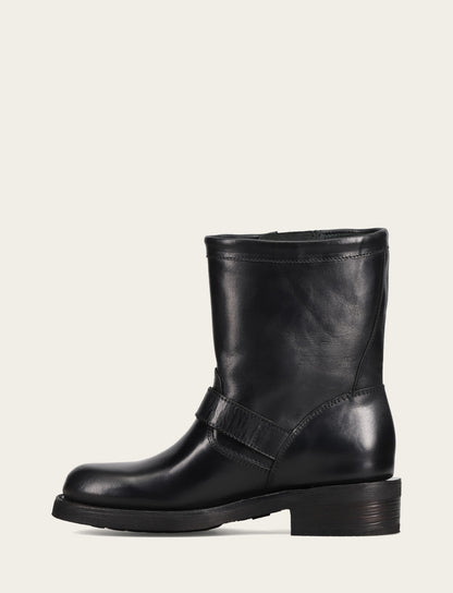 Women's Black Viv Short Engineer Boot | Frye Black