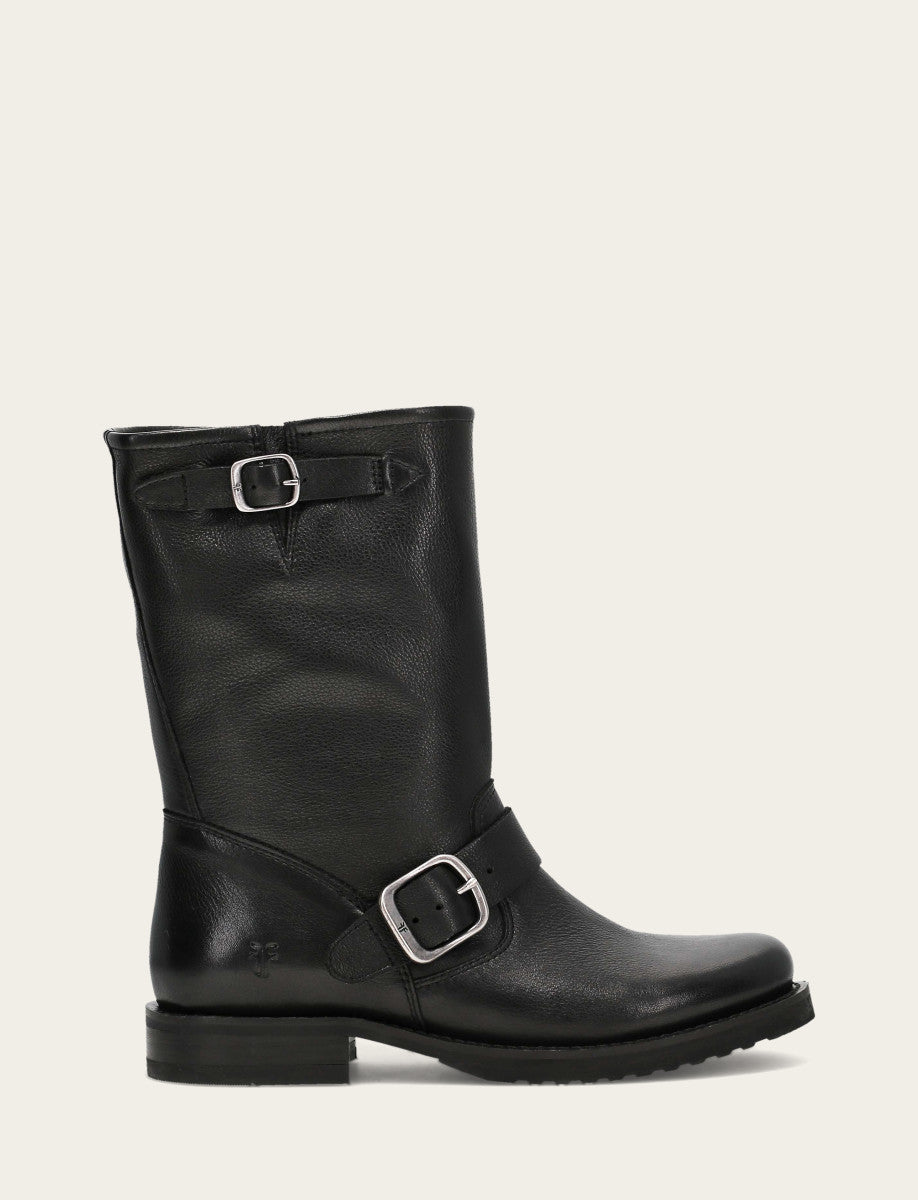 Veronica Flex Short | Frye Black