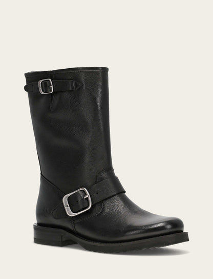 Veronica Flex Short | Frye Black