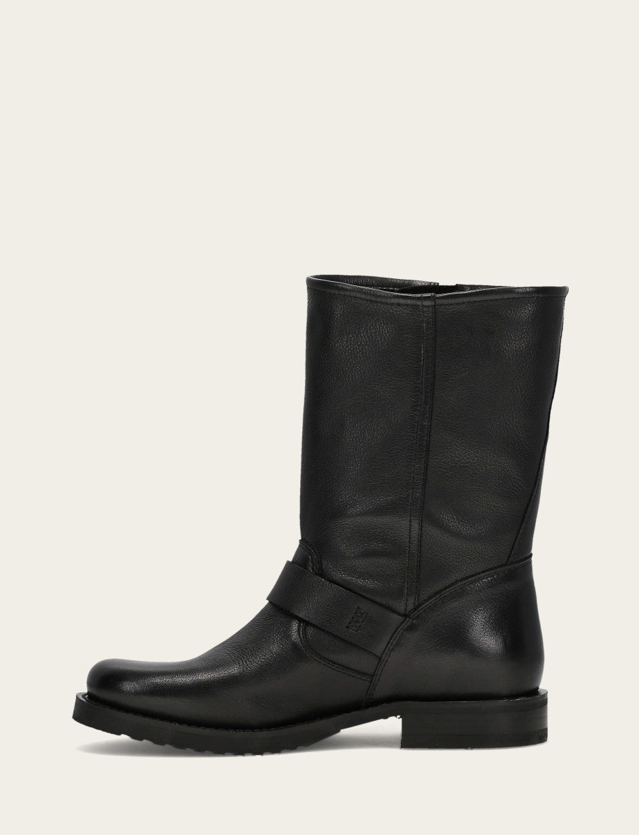 Veronica Flex Short | Frye Black