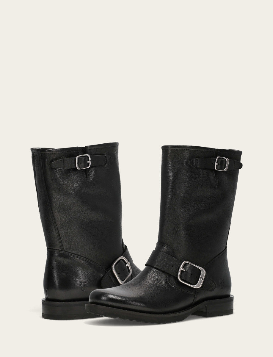 Veronica Flex Short | Frye Black