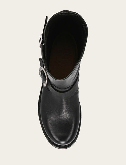 Veronica Flex Short | Frye Black