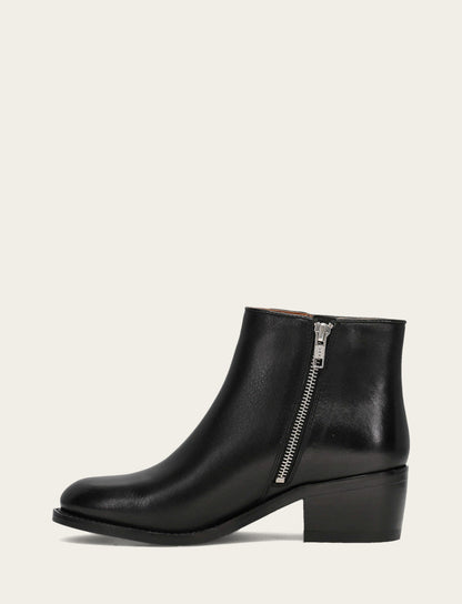 Women's Black Carson 2 Piping Booties | Frye Black