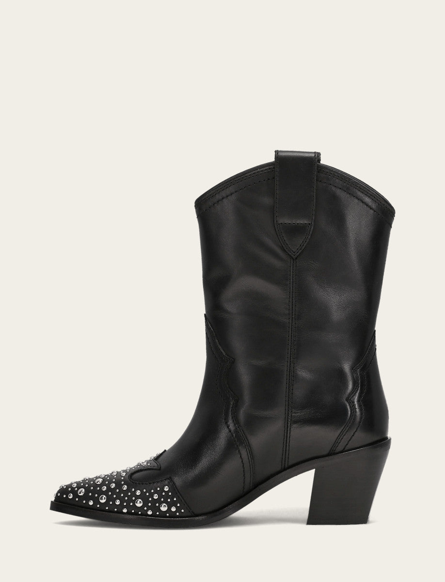 Women's Black Sara Wingtip Stud Boot | Frye Black