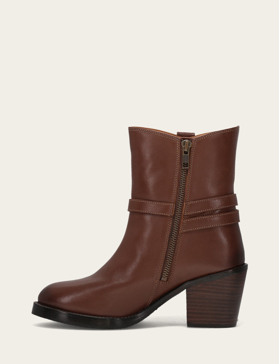 Women's Walnut Rylee Belted Inside Zip Boot | Frye Walnut