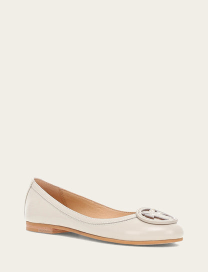 Women's Ivory Carson Logo Ballet Flats | Frye Ivory