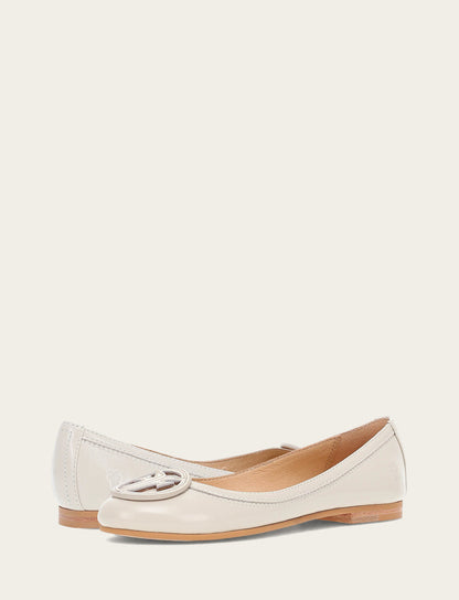 Women's Ivory Carson Logo Ballet Flats | Frye Ivory
