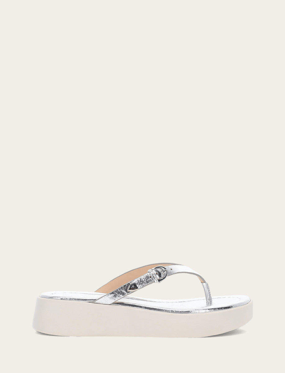 Women's Silver Maya Buckle Thong Sandals | Frye Silver