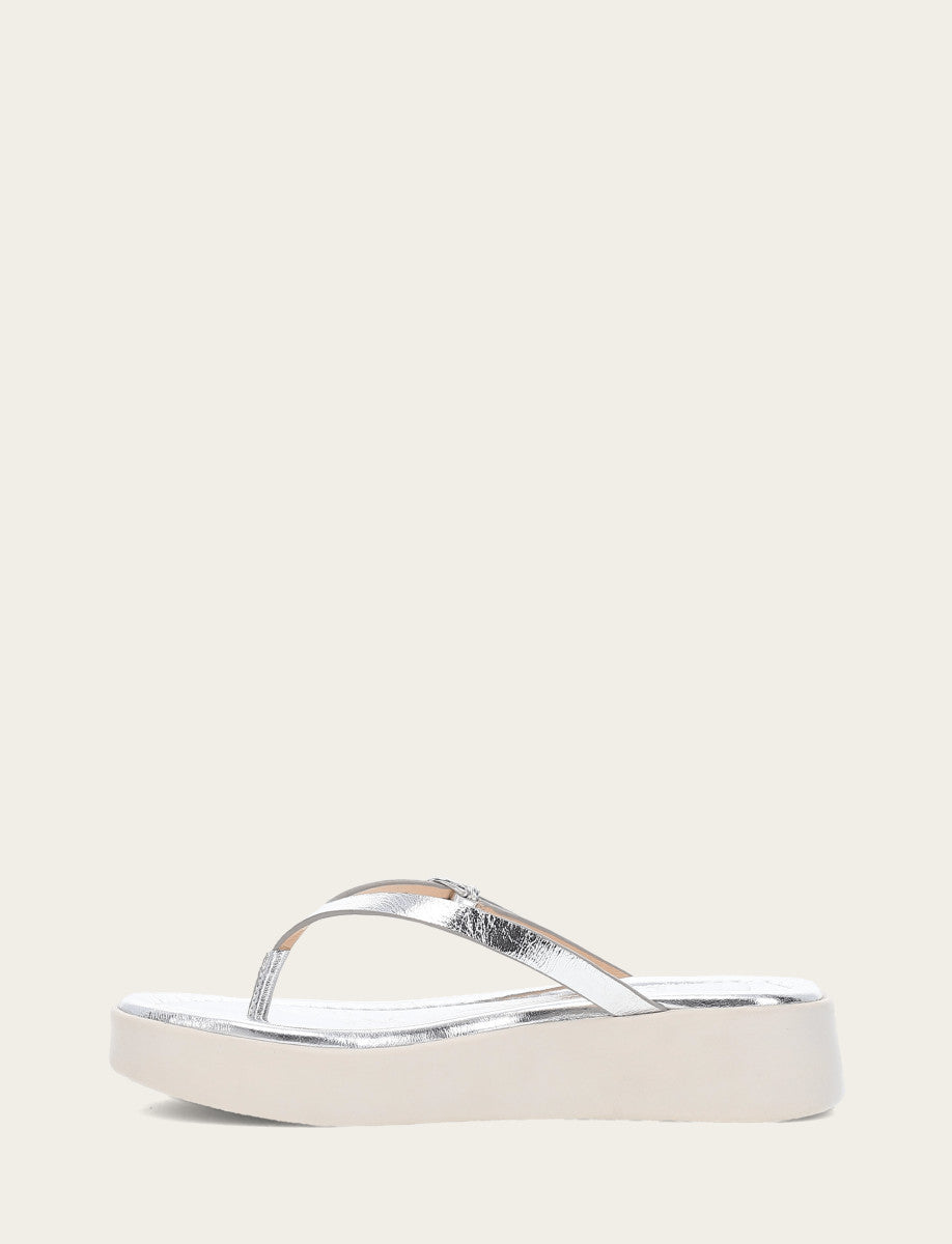 Women's Silver Maya Buckle Thong Sandals | Frye Silver