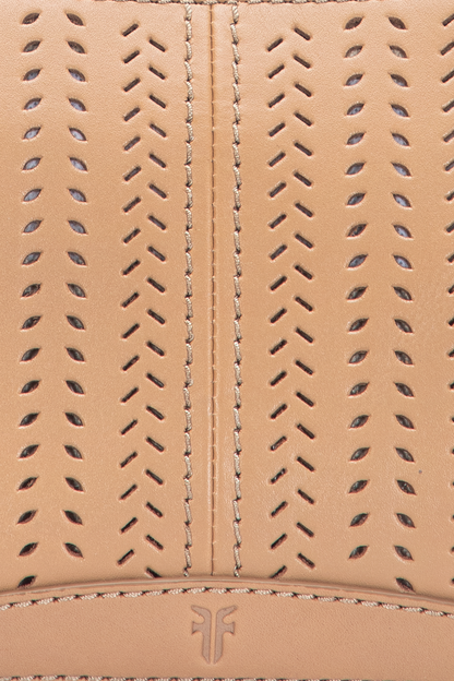 Stella Baguette in Beige | Frye Beige